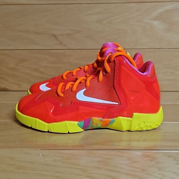 Lebron XI Size 11.5 Fruity Pebbles Kids Youth Basketball Shoe 621713-600 - Picture 6 of 11